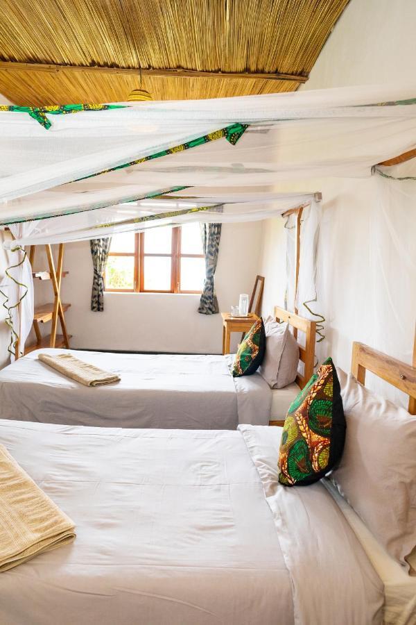 Isunga Lodge Kibale National Park Екстериор снимка